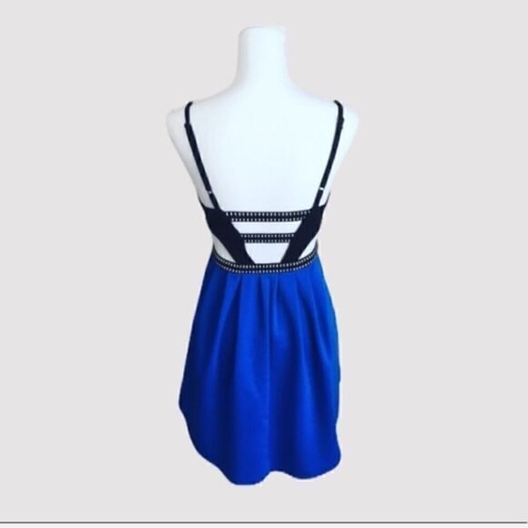 Urban Outfitters Silence + Noise Cut Out Dress - Picture 3 of 7